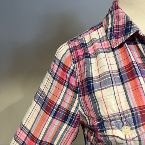 Old Navy button down long sleeve plaid tshirt - Picture 4 of 12